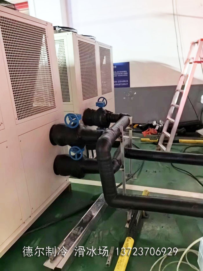 德爾製冷施工(gōng)的莆田萬達廣場真冰場